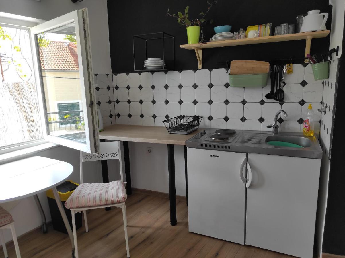Seventh Continent Apartment *