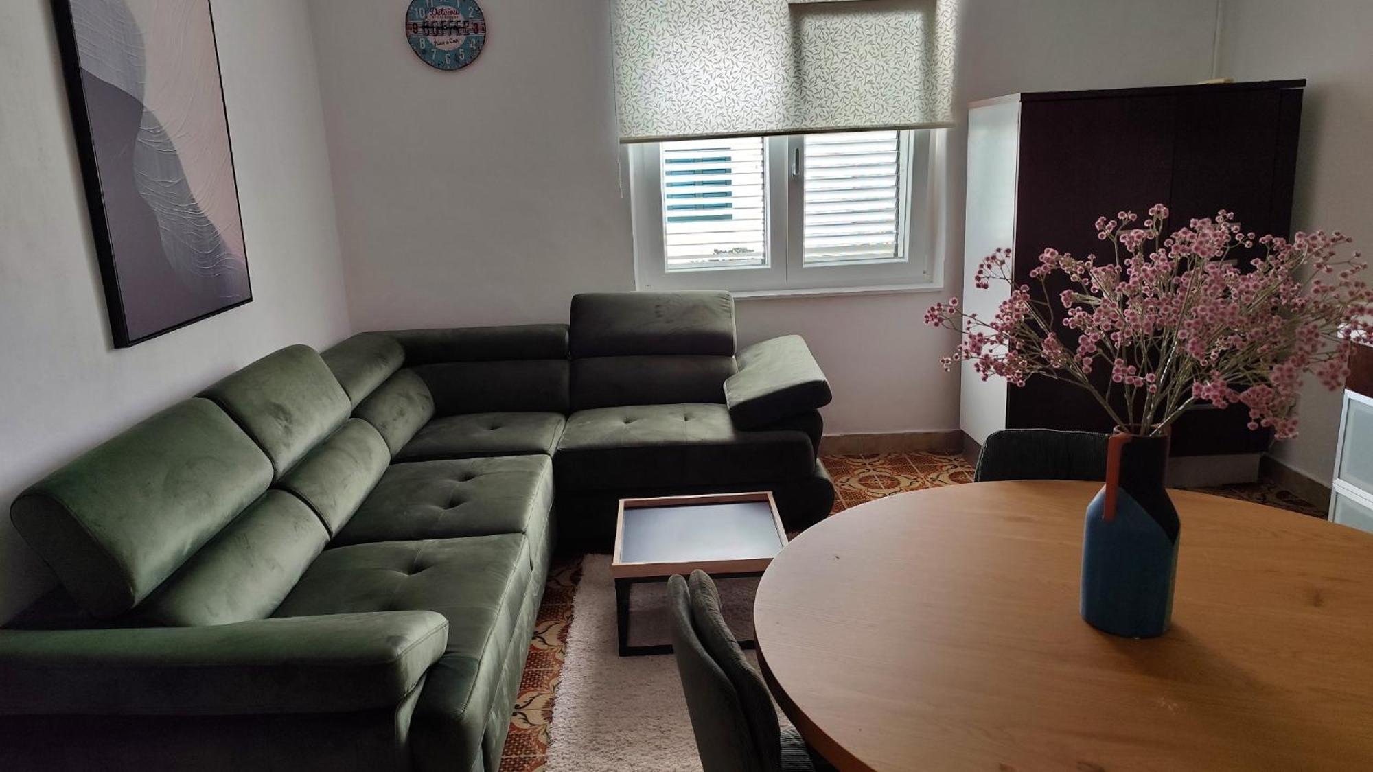 Seventh Continent Apartment *